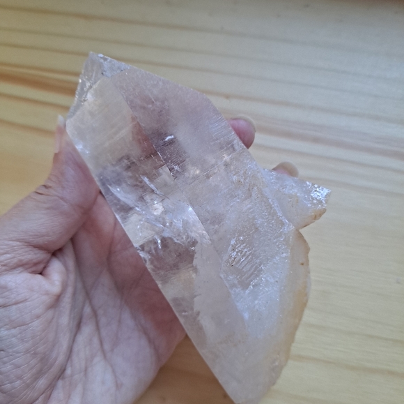 Beautiful Clear Quartz Crystal Point - Picture 3 of 9